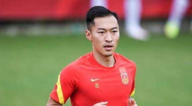 艾米莉确认回归《穿普拉达的女王》续集 2025-06-12 日前，艾米莉·布朗特在出席活动时接受《ET》采访透露，将回归出演《穿普拉达的女王2》（The Devil Wears Prada 2），影片将于7月开拍。